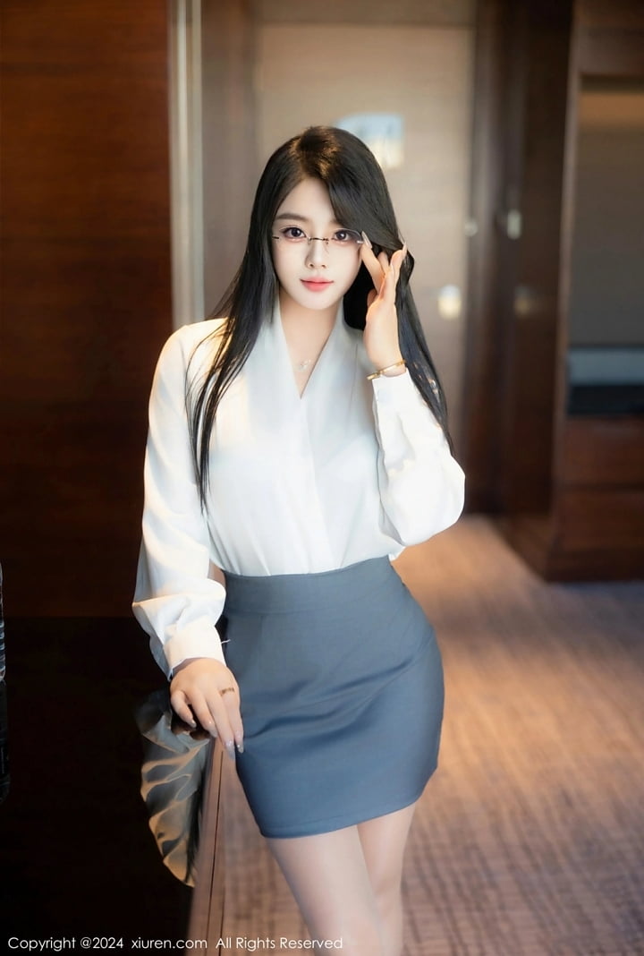 XiuRen 秀人 No.8989 麦田 新人模特 [83P]|图集秀