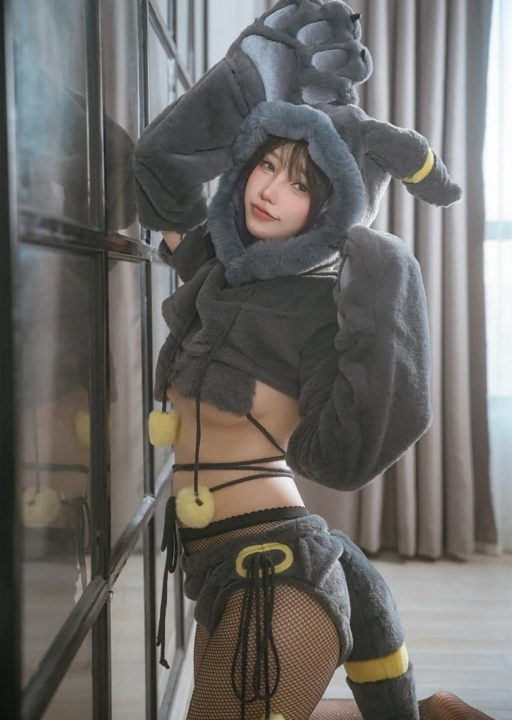 狐洛洛子 – 月之伊布 [45P]|图集秀