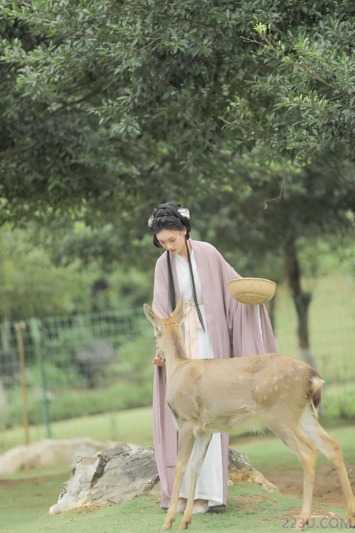 春风十里 – 20P – 摄影：槐枝- – 模特：芝芝琪 - 福利组