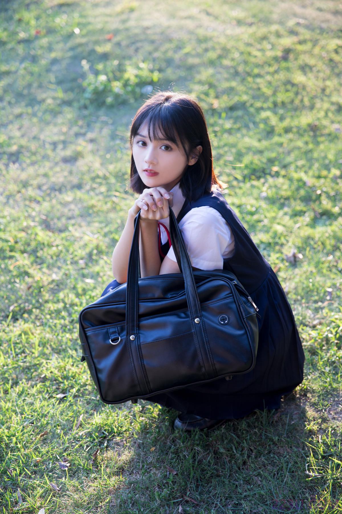 少女的心思 – 35P – 摄影：大千Gz – 模特：雨文 - 福利组