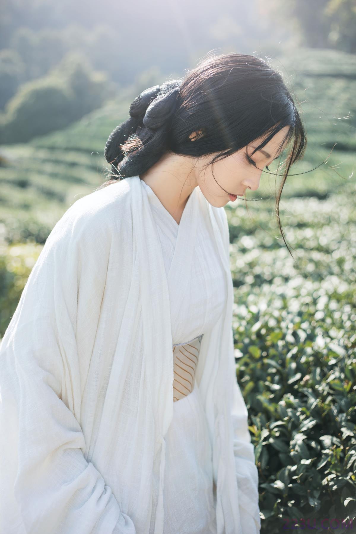 若初 – 18P – 摄影：韩韩 – 模特：超困的鹿 - 福利组