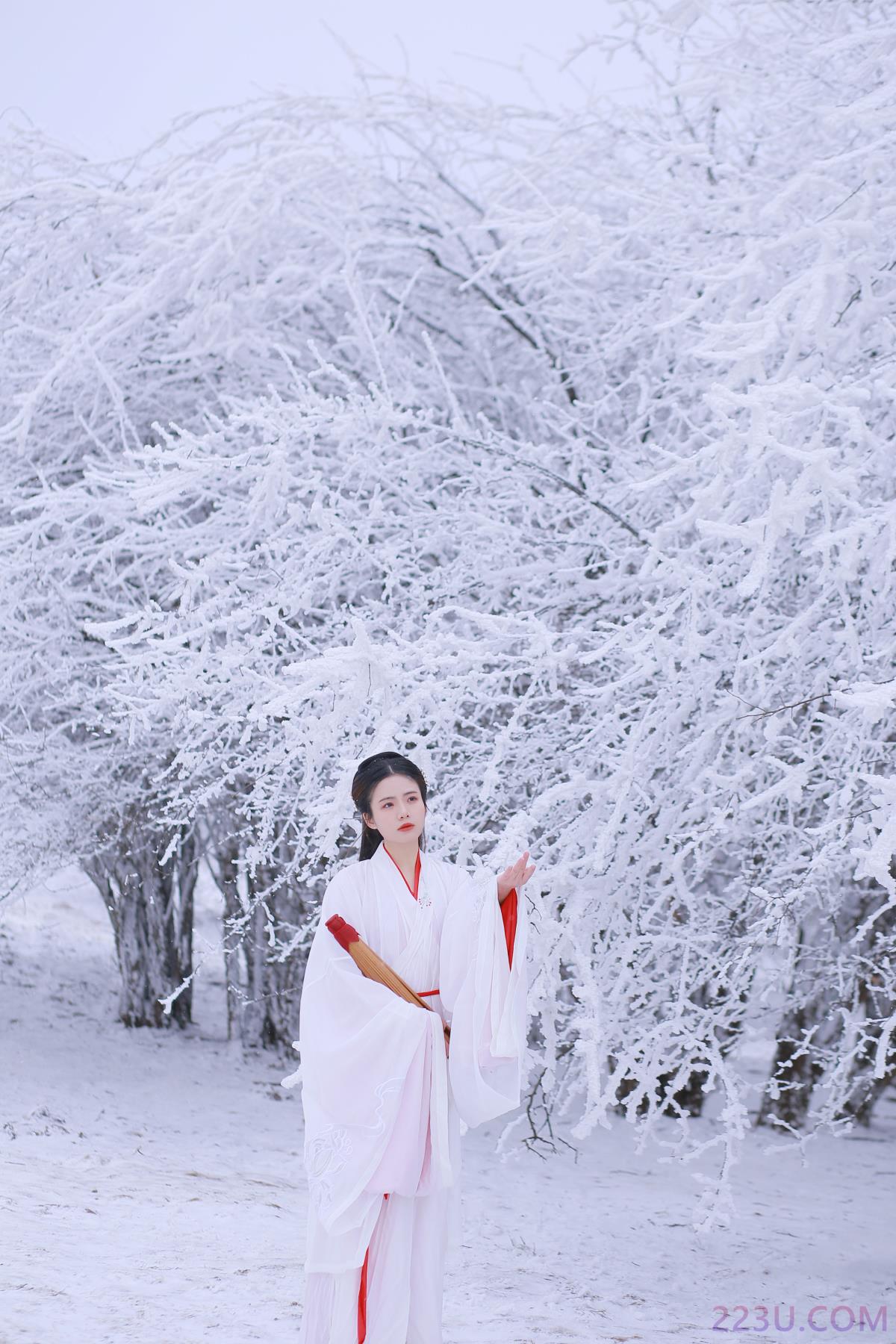 山中雪后 – 32P – 摄影：苏墨Taro – 模特：沂越 - 福利组