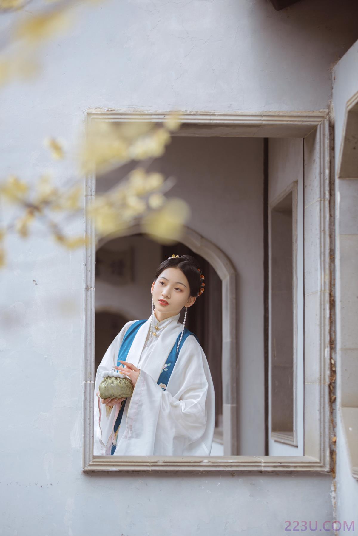 春事到桐花 – 33P – 摄影：双木嘉容 – 模特：二一芝 - 福利组