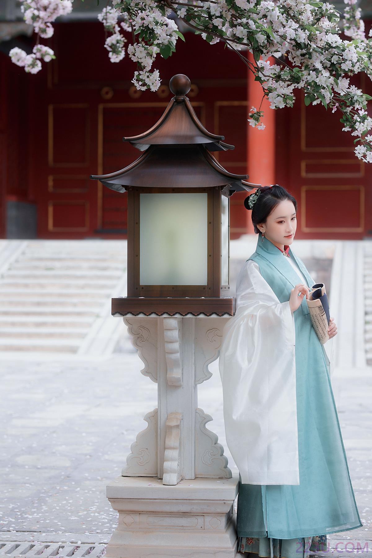花想容 – 21P – 摄影：花间 – 模特：晴空空呐 - 福利组