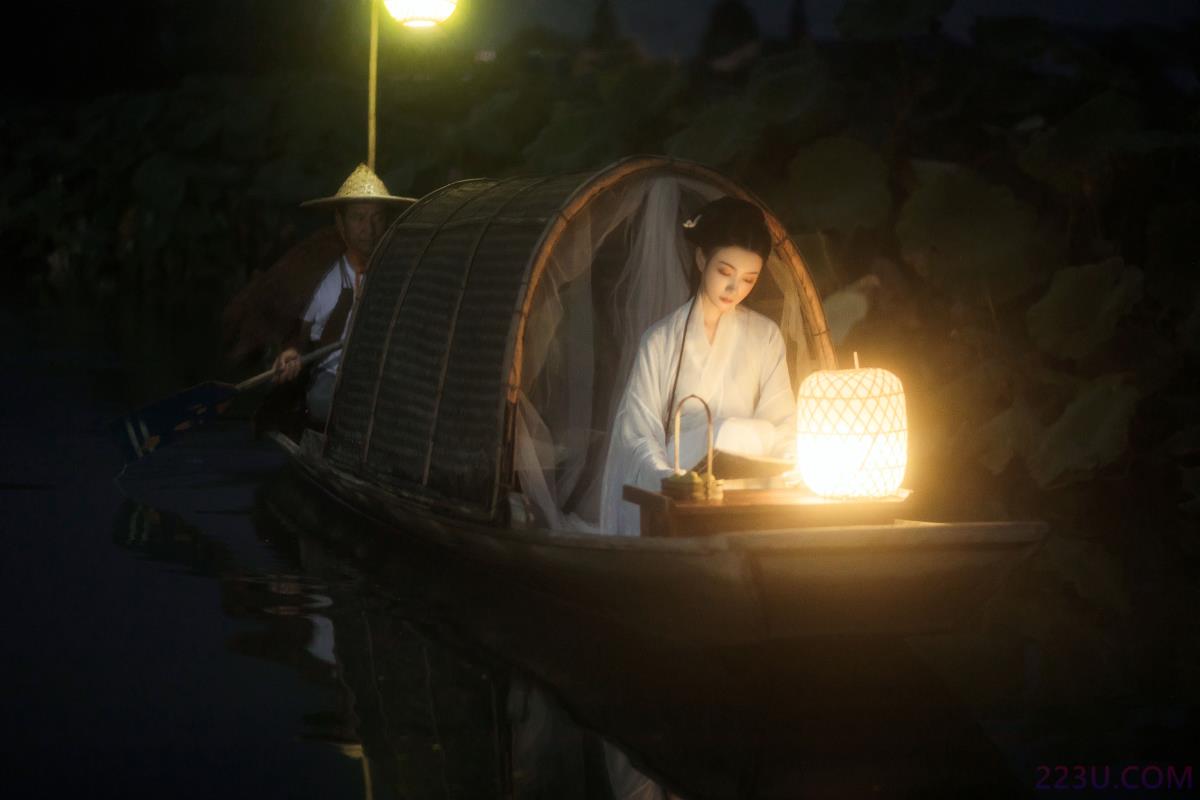 霜莲子 – 20P – 摄影：弓长歌 – 模特：皮皮 - 福利组