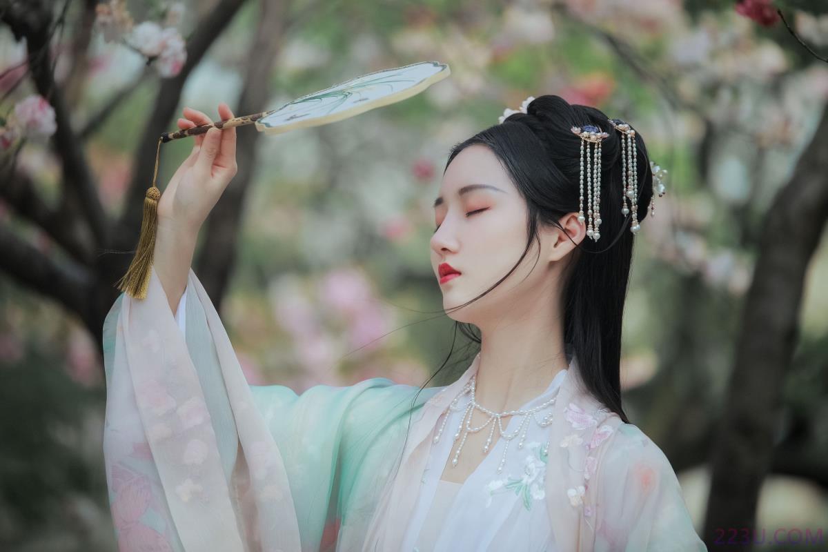 春如旧 – 20P – 摄影：子瞬 – 模特：琦琦 - 福利组