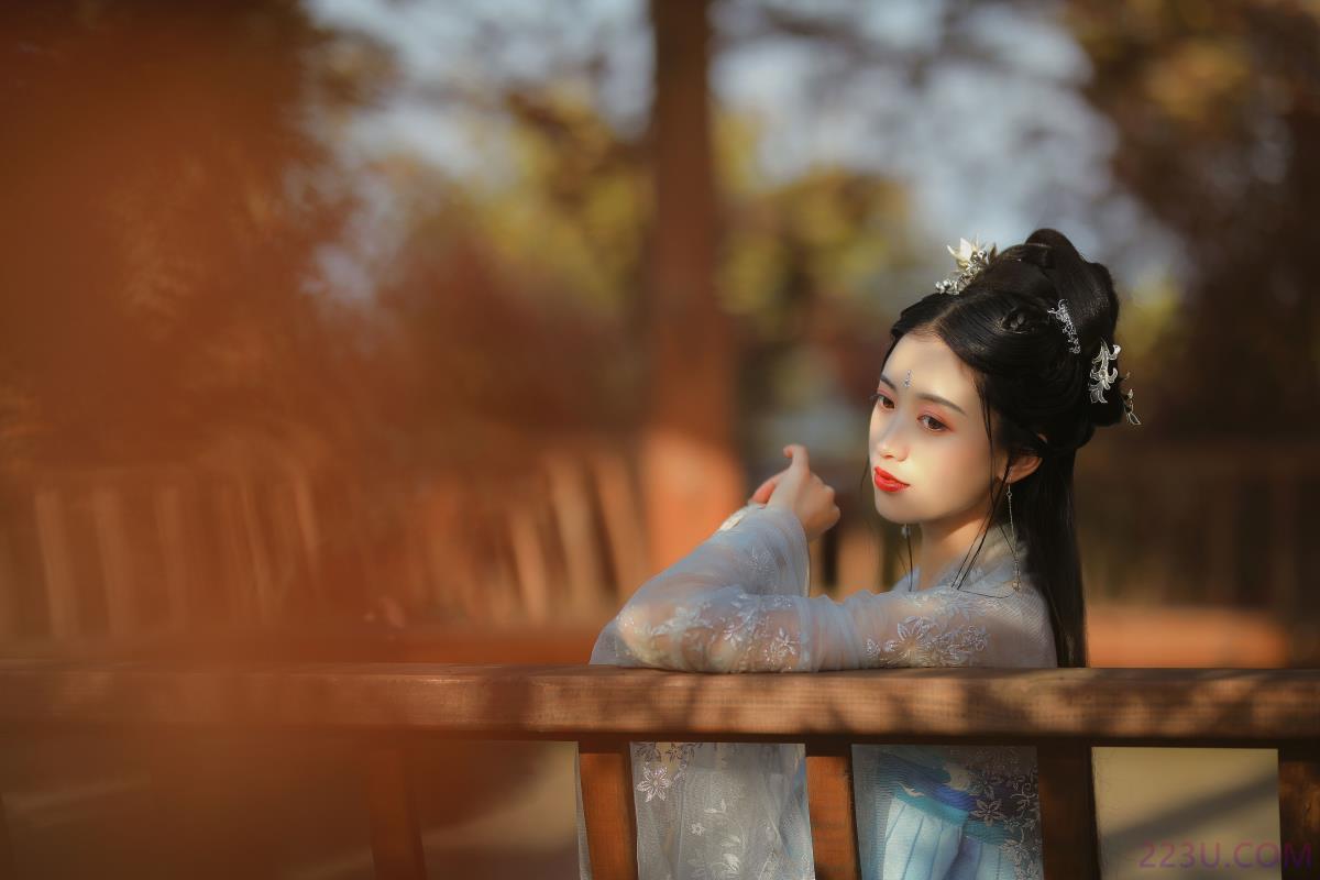 秋枫萧瑟 – 22P – 摄影：青卿 – 模特：吉祥祥 - 福利组