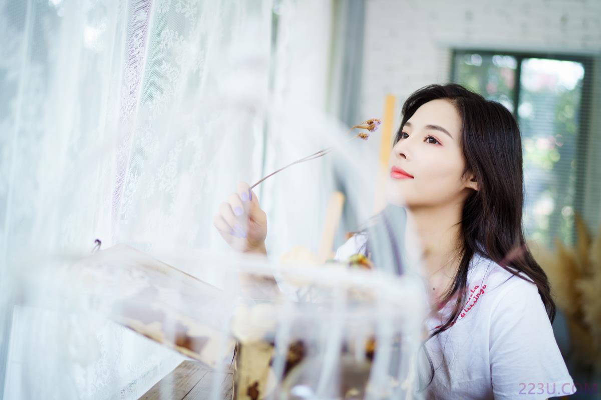 大长腿女孩的私房照 – 28P – 摄影：胡渣 – 模特：小容 - 福利组