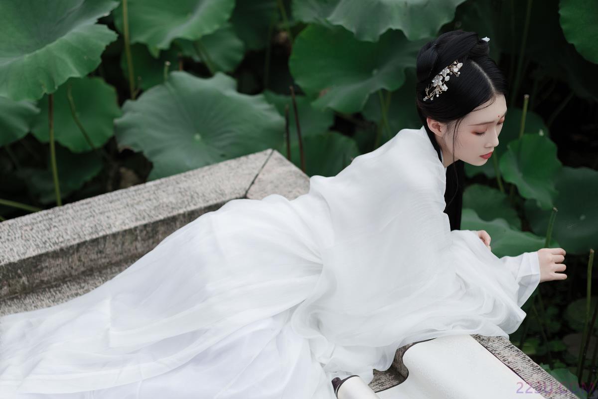 层波潋滟远山横 一笑一倾城 – 21P – 摄影：点墨纤尘 – 模特：柳柳杨柳柳 - 福利组