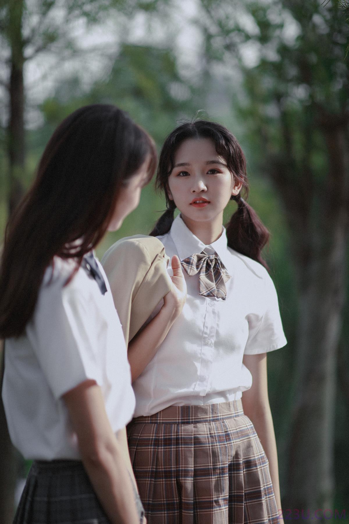 姊妹花 – 21P – 摄影：双子恒画摄影 – 模特：丫丫 - 福利组