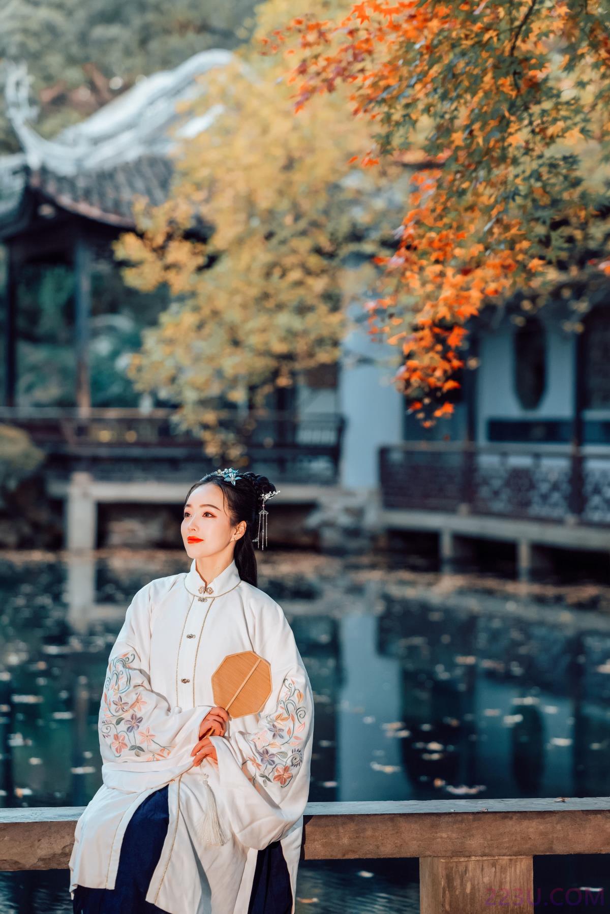 枫林晚 – 23P – 摄影：悦香阁 – 模特：鹿呦 - 福利组