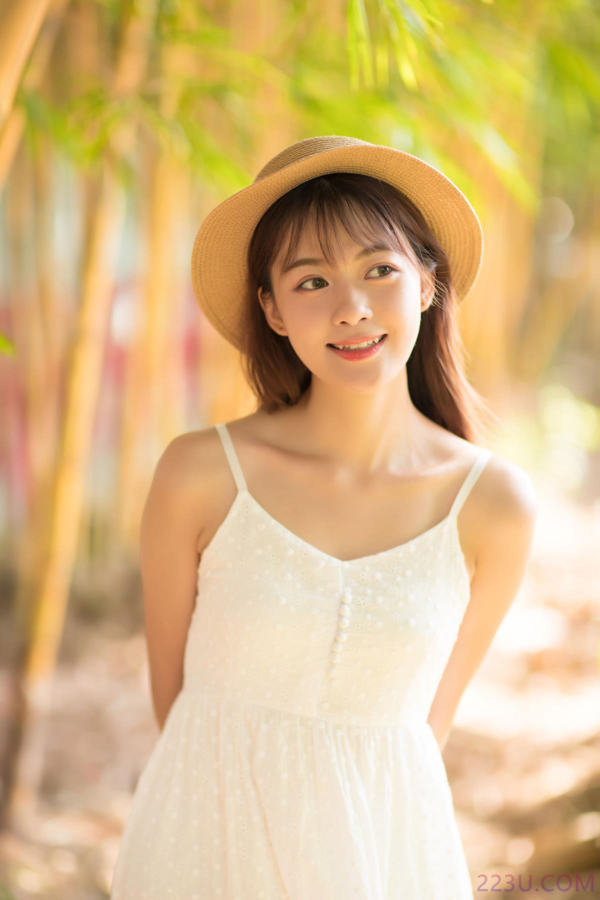 光照进的地方 – 20P – 摄影：大千Gz – 模特：晓颖 - 福利组