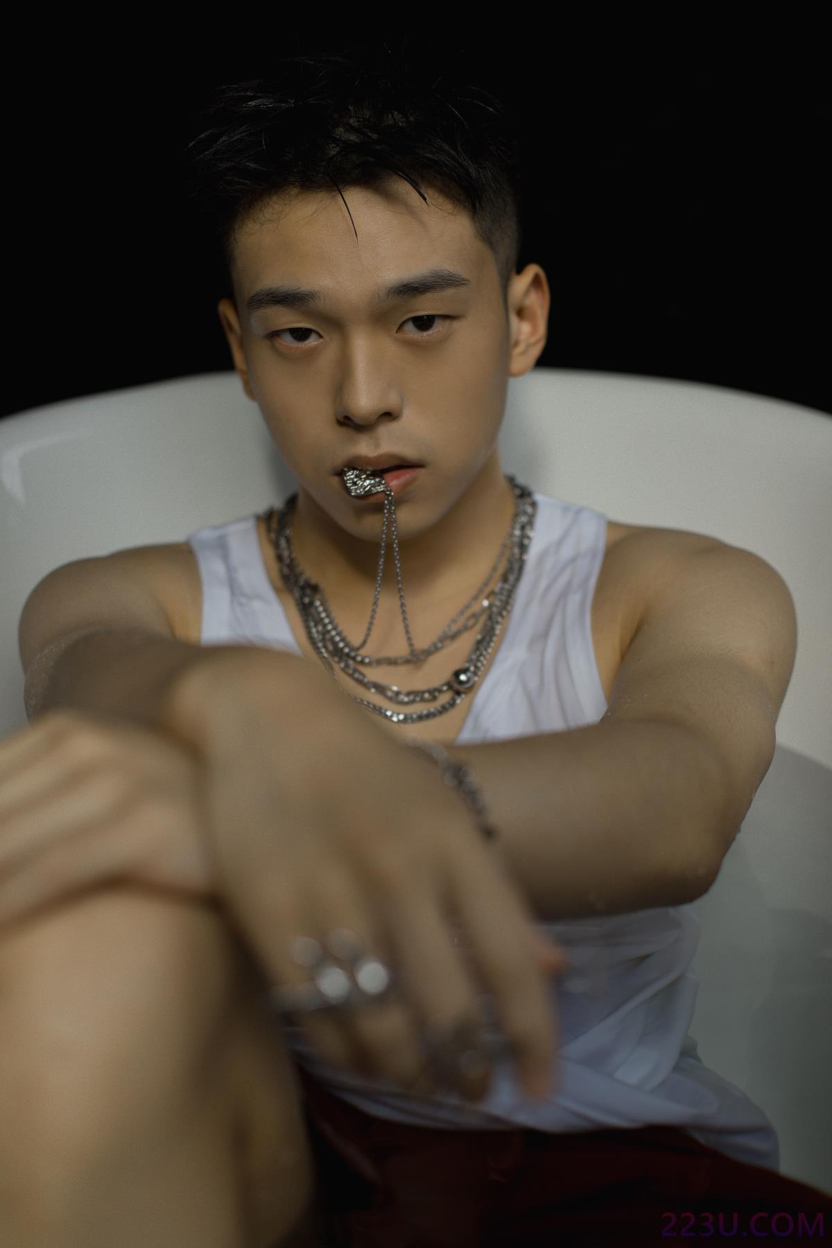 颜色 – 22P – 摄影：白杨 – 模特：高浩泽 - 福利组