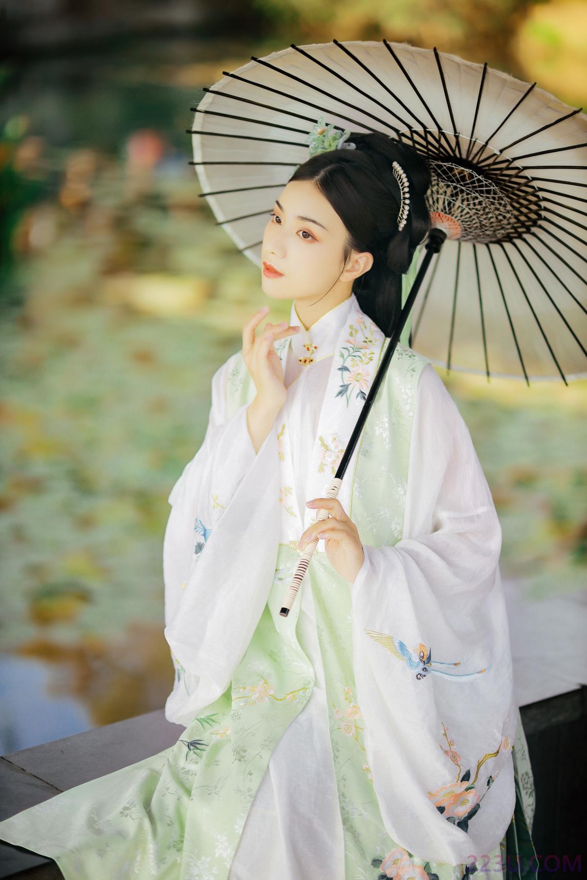 不及你 – 20P – 摄影：是吴小黑呀 – 模特：倾眸– - 福利组