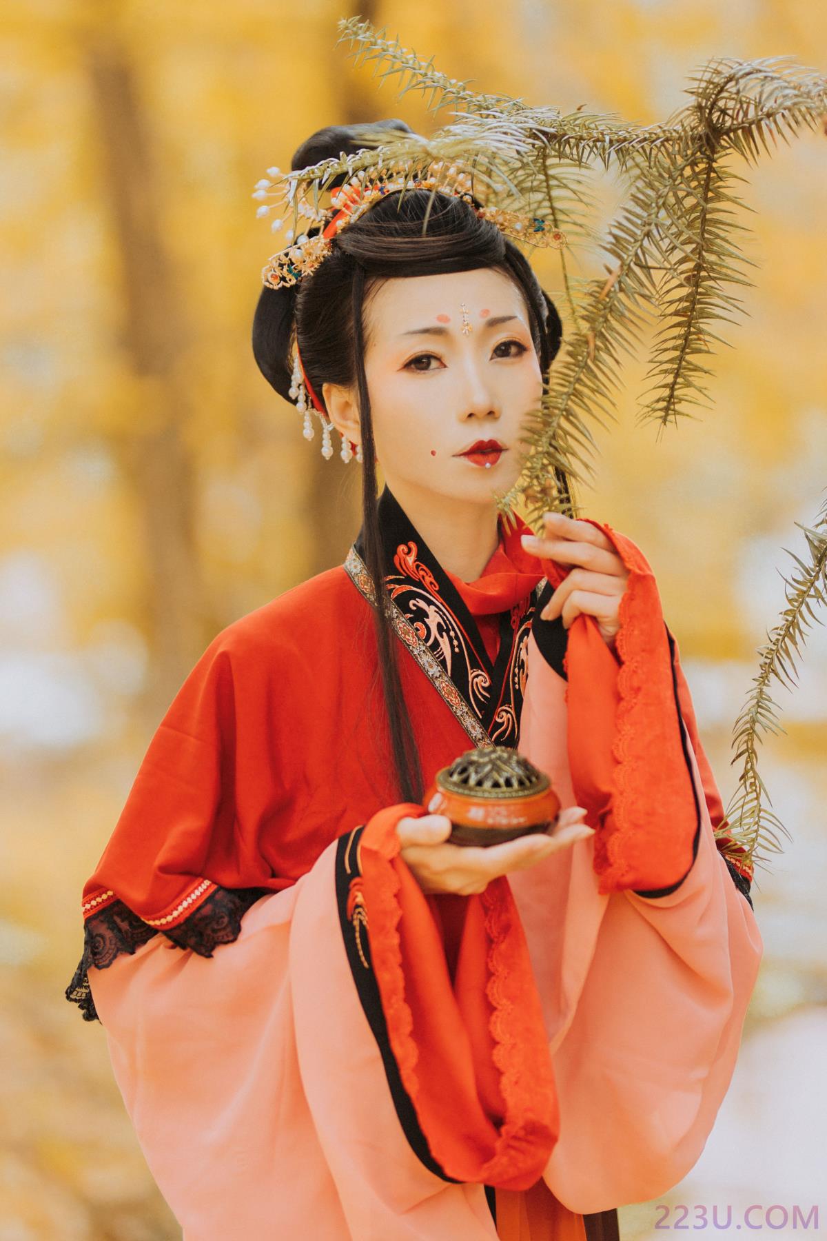满地秋 – 26P – 摄影：若寒Rock – 模特：谭子 - 福利组