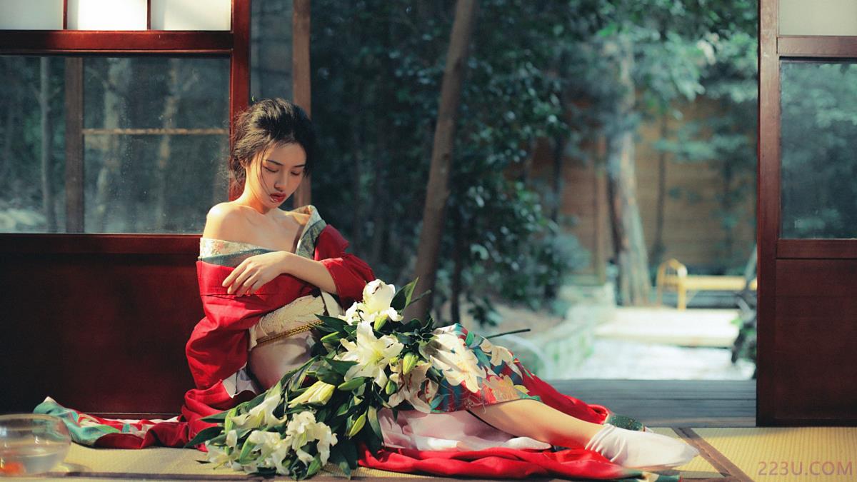 百合 – 18P – 摄影：甜汐 – 模特：相泽希子 - 福利组