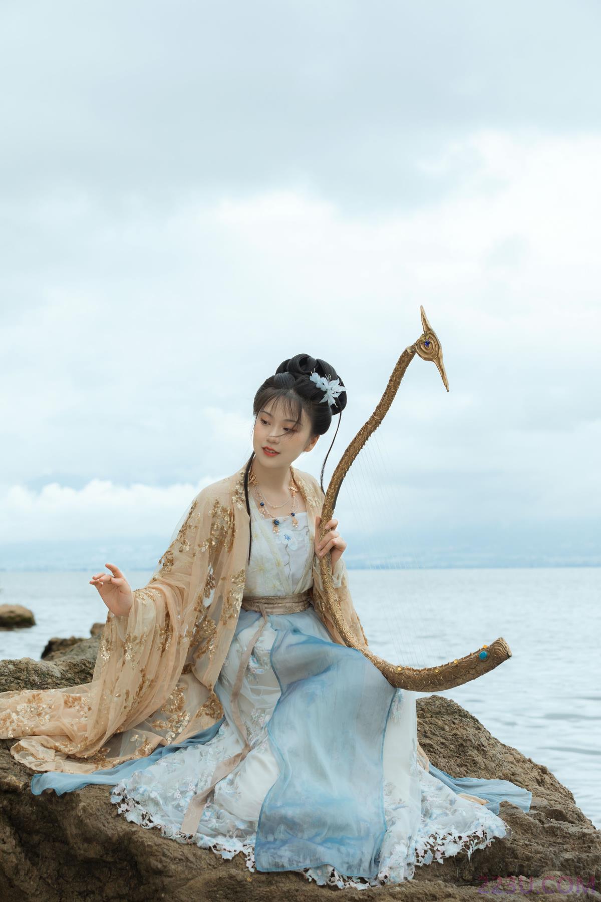 莲蕊香尘 – 18P – 摄影：辜深深 – 模特：碧山澜 - 福利组