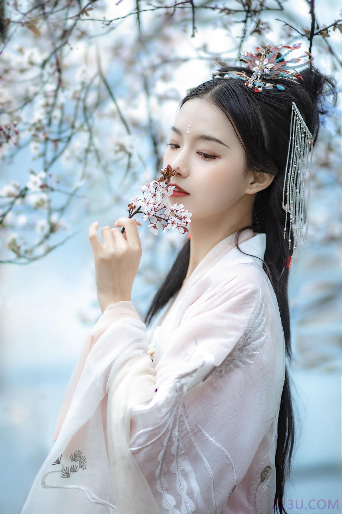 杏花雨 – 17P – 摄影：花间 – 模特： 北川婠婠 - 福利组