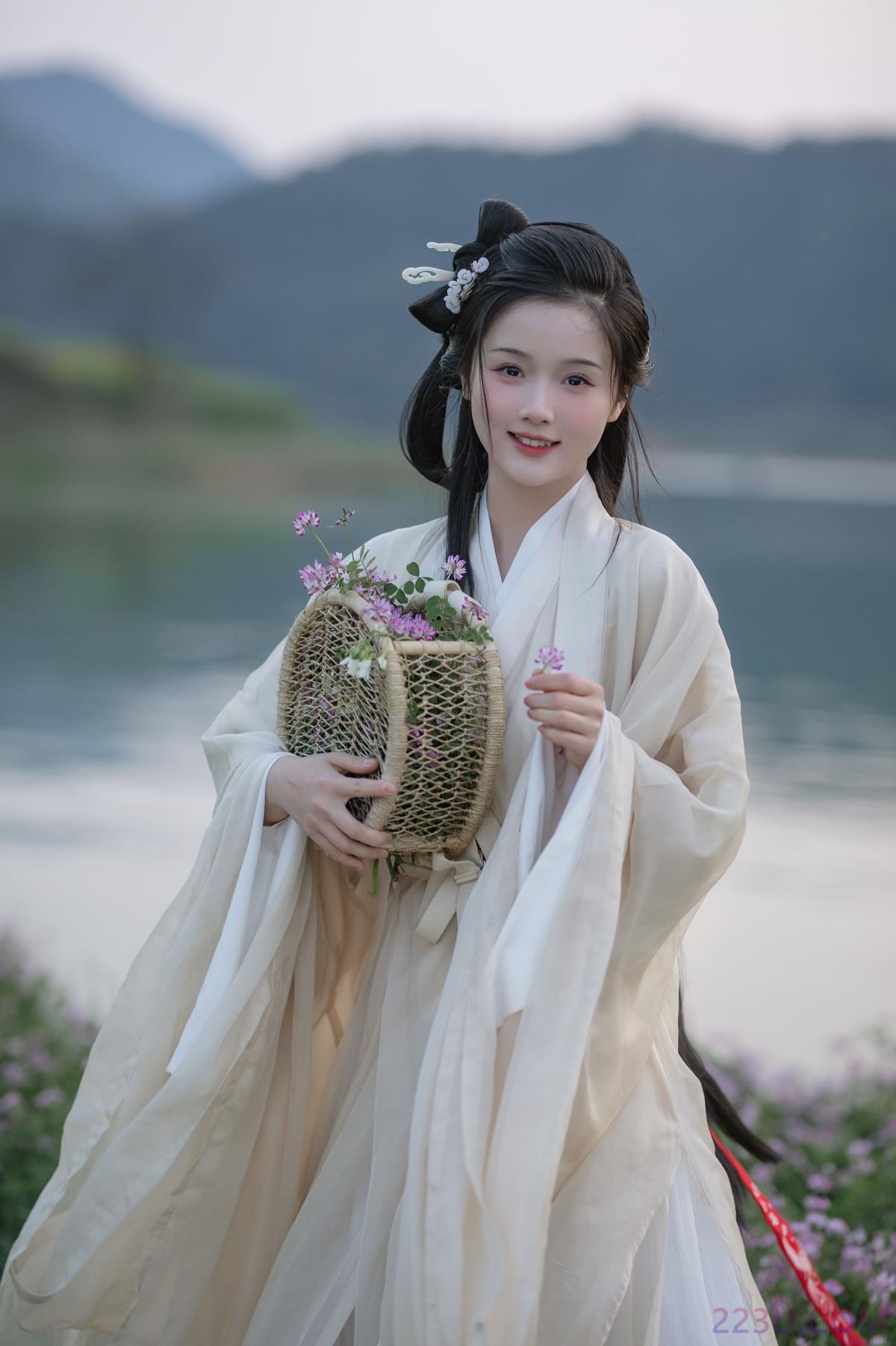 春归 – 21P – 摄影：花间 – 模特：至春禾 - 福利组