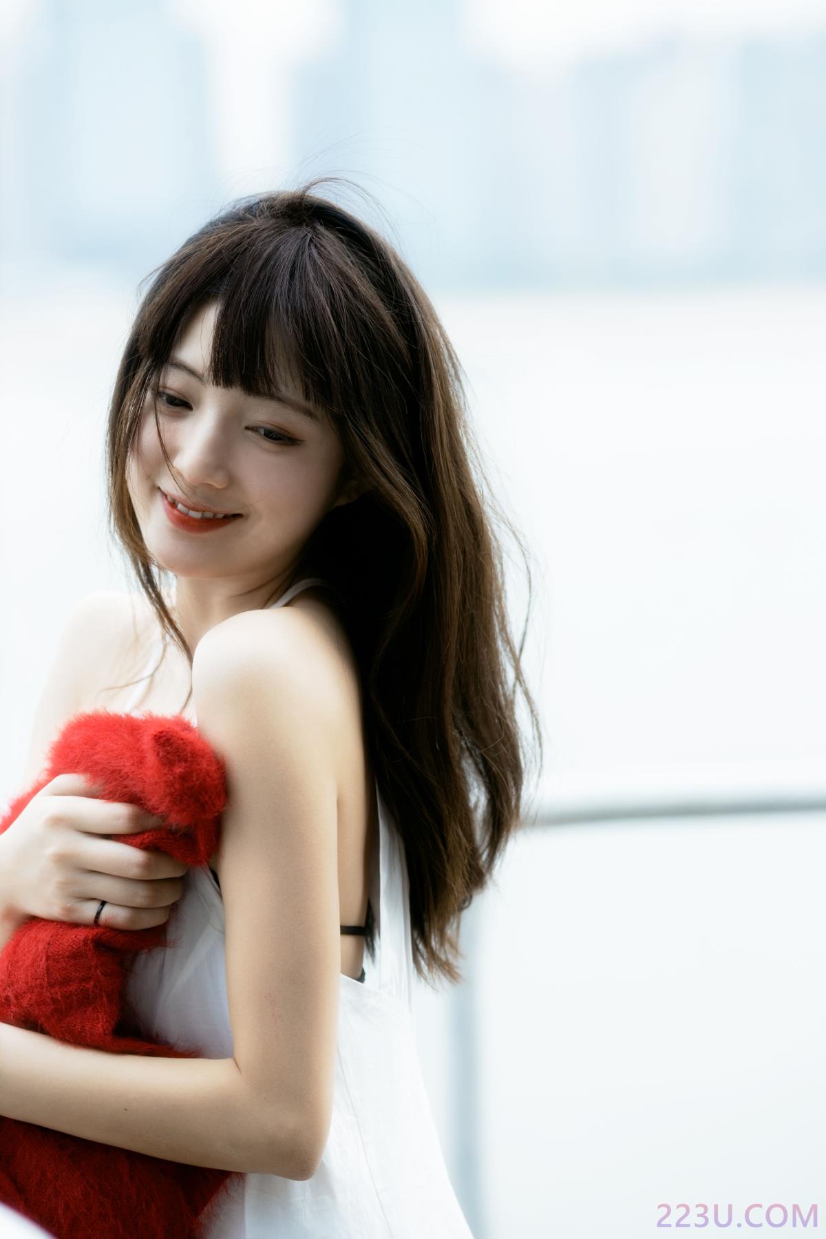 红色街头 – 32P – 摄影：芥茉 – 模特：黎美汐 - 福利组