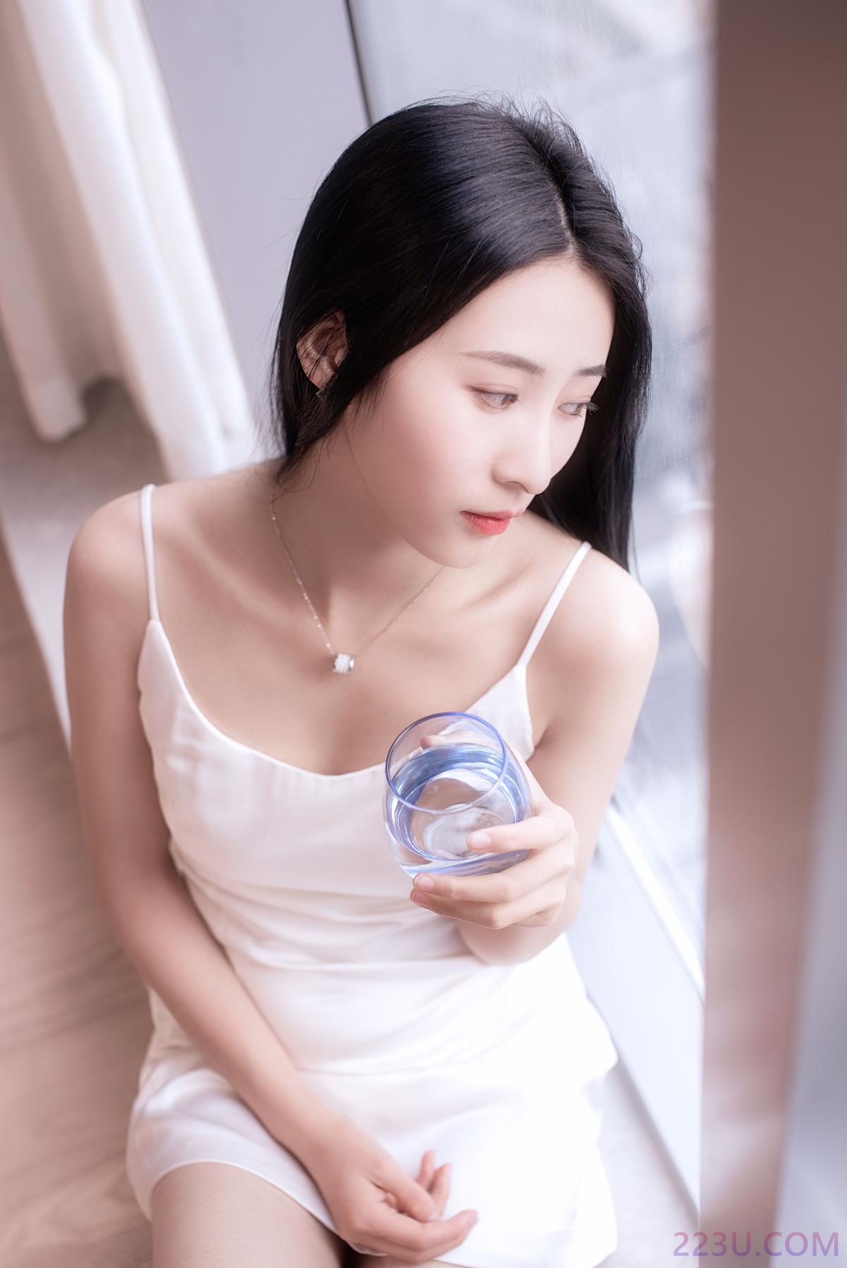 分手前 – 37P – 摄影：離LEAVE – 模特：颖儿 - 福利组