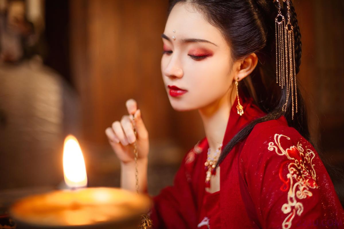 公主小札 —— 迎亲 – 25P – 摄影：青卿 – 模特：猫夏小卡 - 福利组