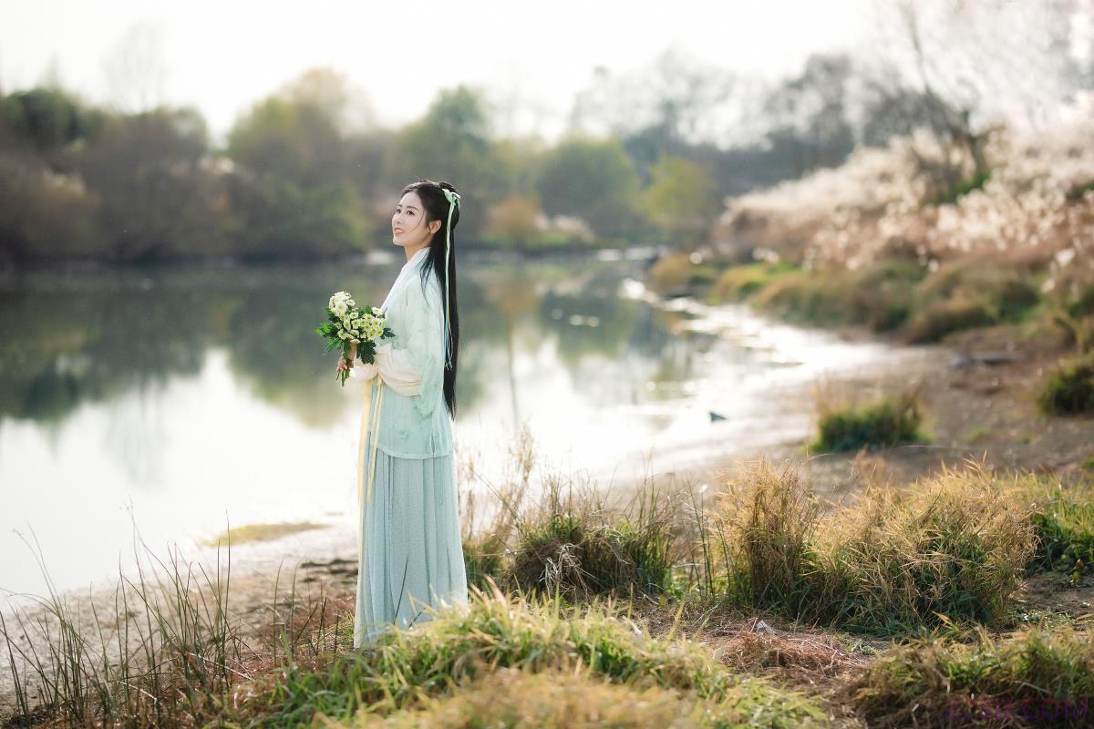 赵灵儿 – 19P – 摄影：花间 – 模特：人间月-素尘 - 福利组