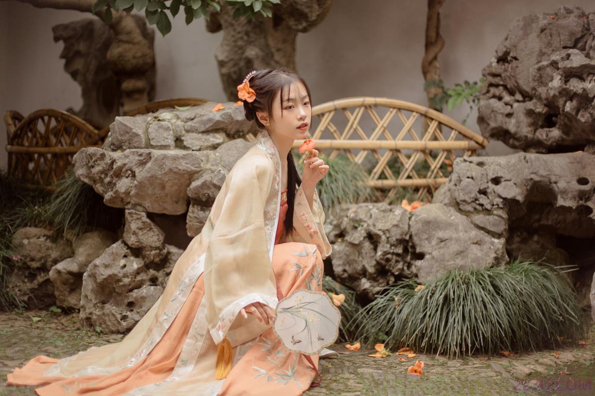 凌霄花 – 21P – 摄影：双木嘉容 – 模特：安安安格拉 - 福利组