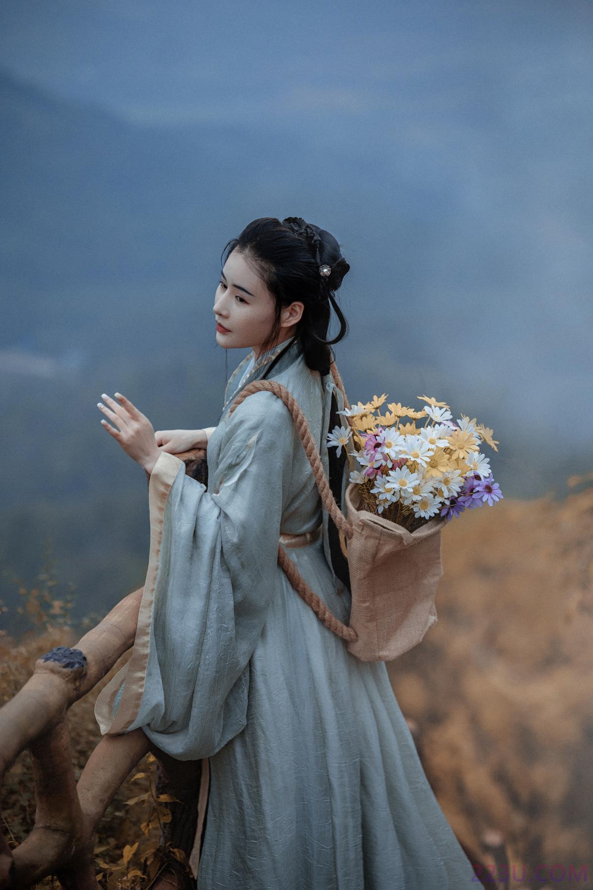 远山无月见秋灯 – 24P – 摄影：随遇 – 模特：雅熙有婴儿肥 - 福利组