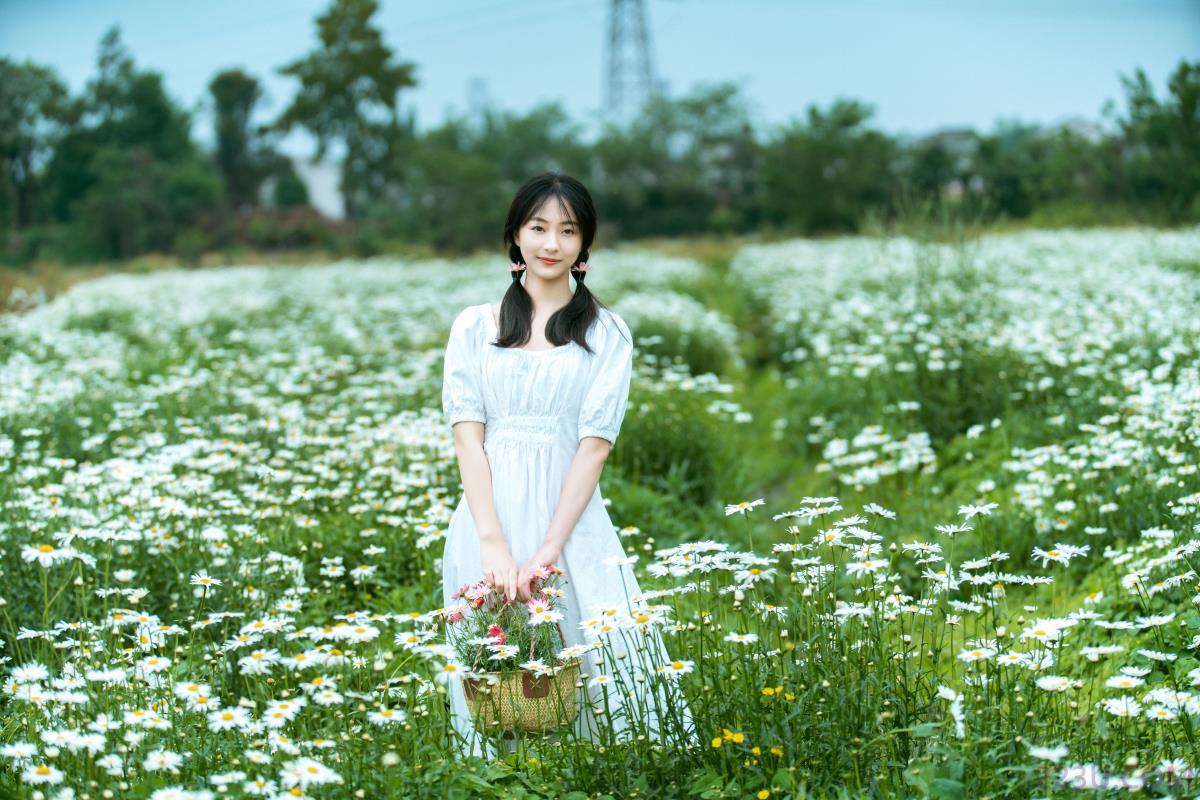 一场关于田野的旅行 – 27P – 摄影：摄影师不可说 – 模特：欢欢 - 福利组