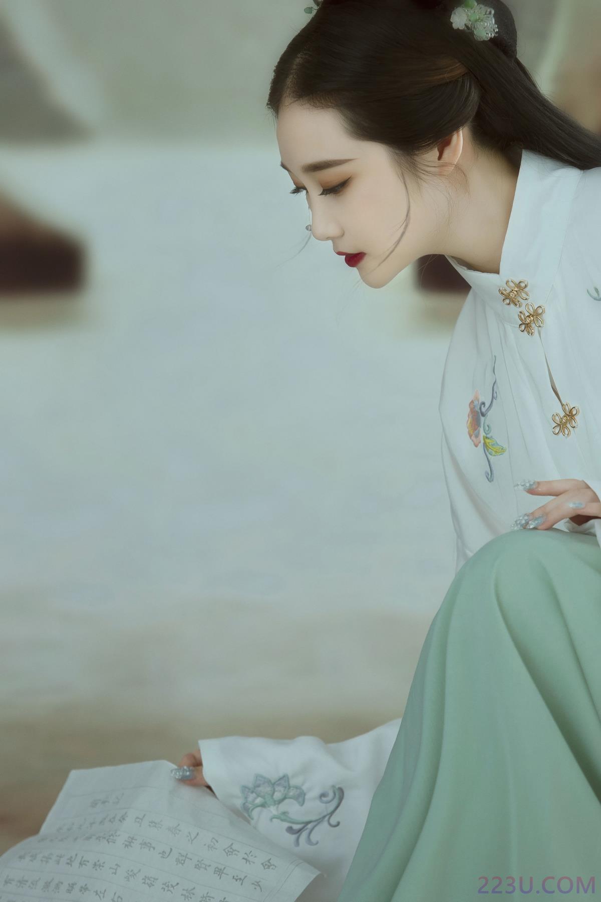 子矜 – 20P – 摄影：@鹏叔 – 模特：娜宝 - 福利组