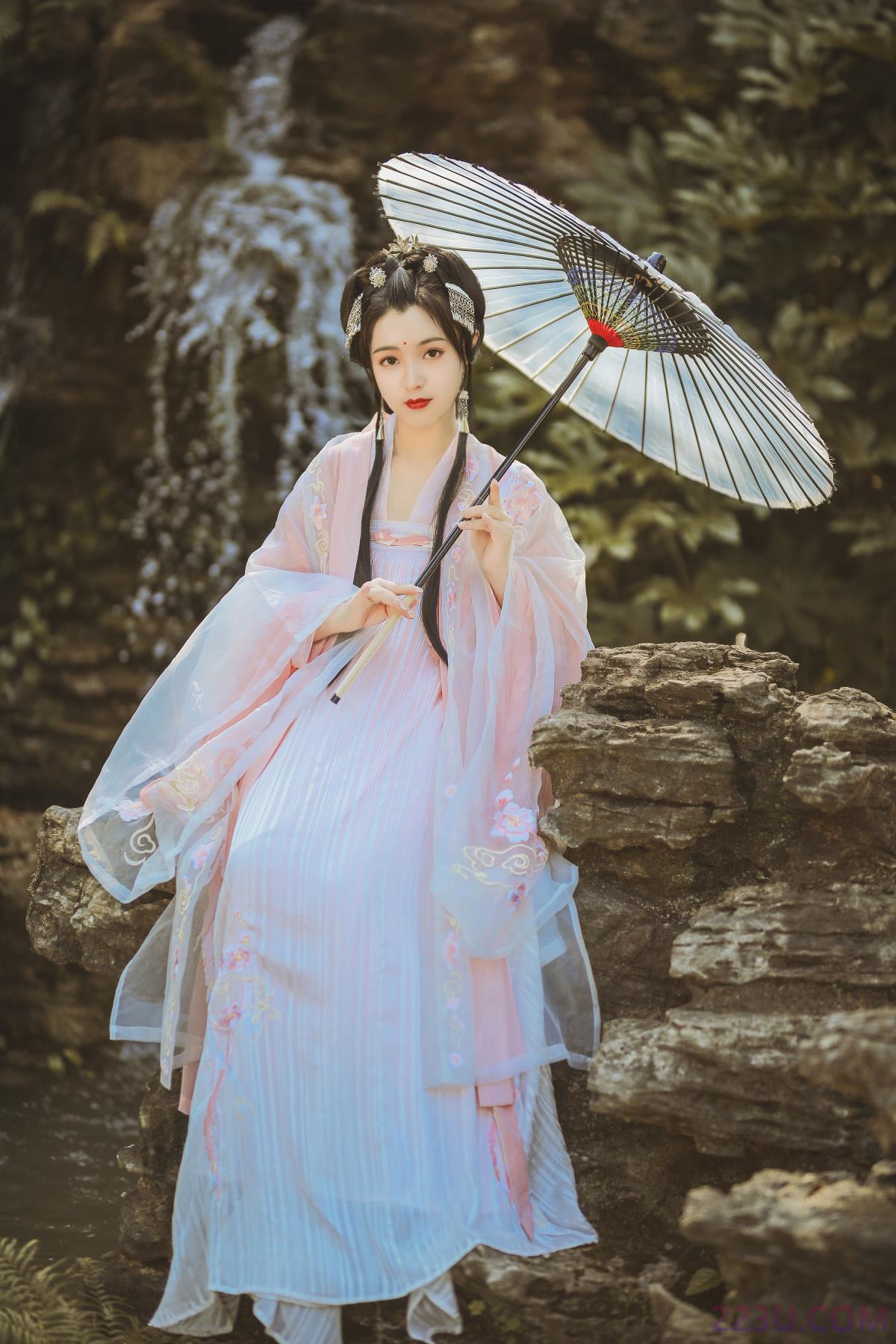 吟花酿 – 17P – 摄影：青卿 – 模特：佚名 - 福利组