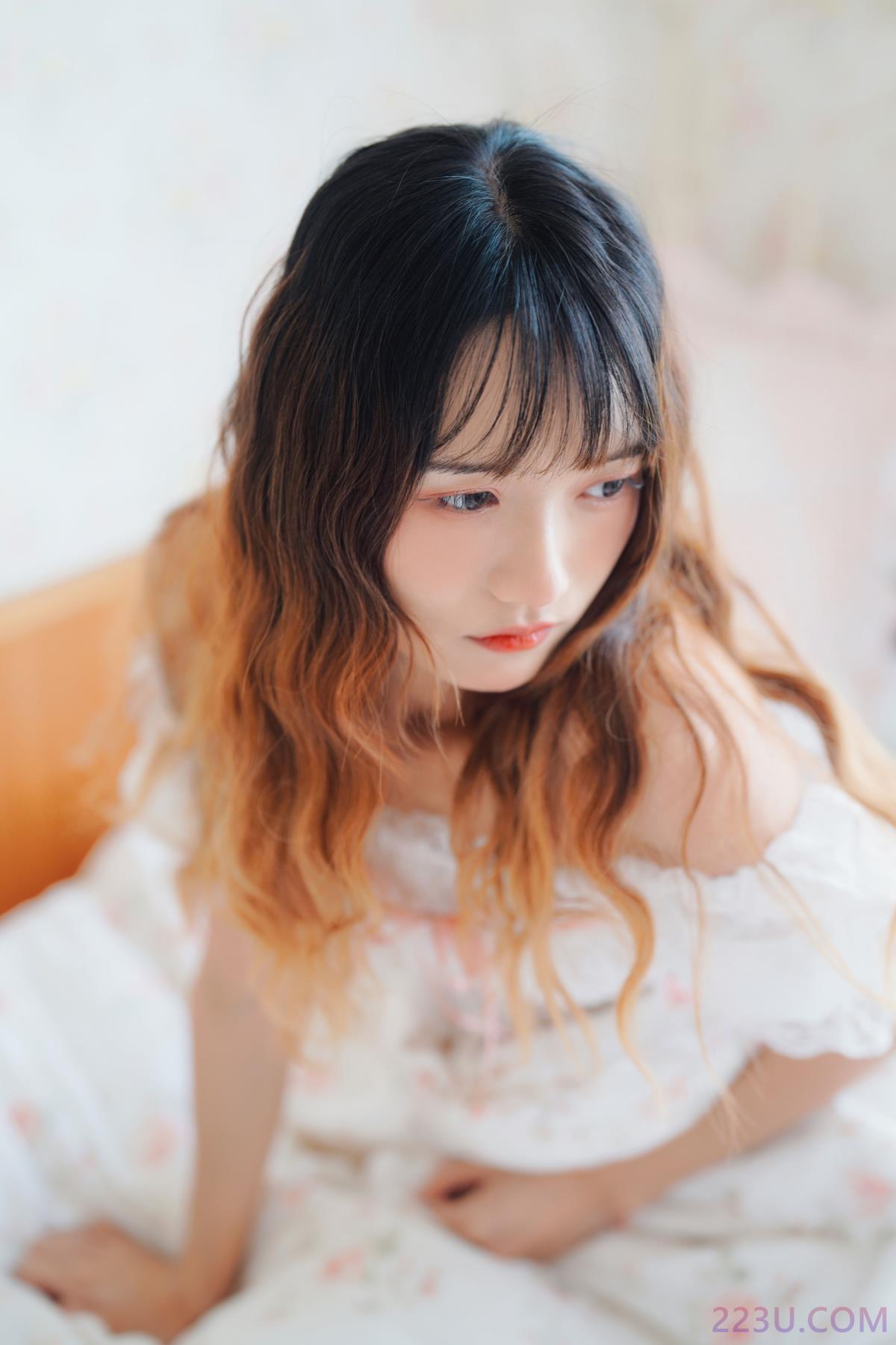 居家少女 – 32P – 摄影：雷斯写真集 – 模特：兔子Zzz不吃胡萝卜 - 福利组