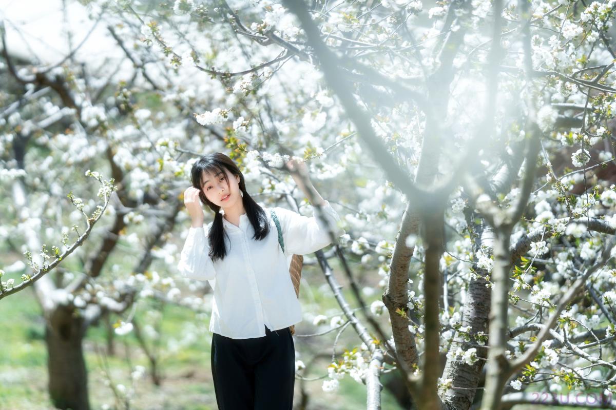 故乡的小燕子 – 34P – 摄影：摄影师不可说 – 模特：欢欢 - 福利组