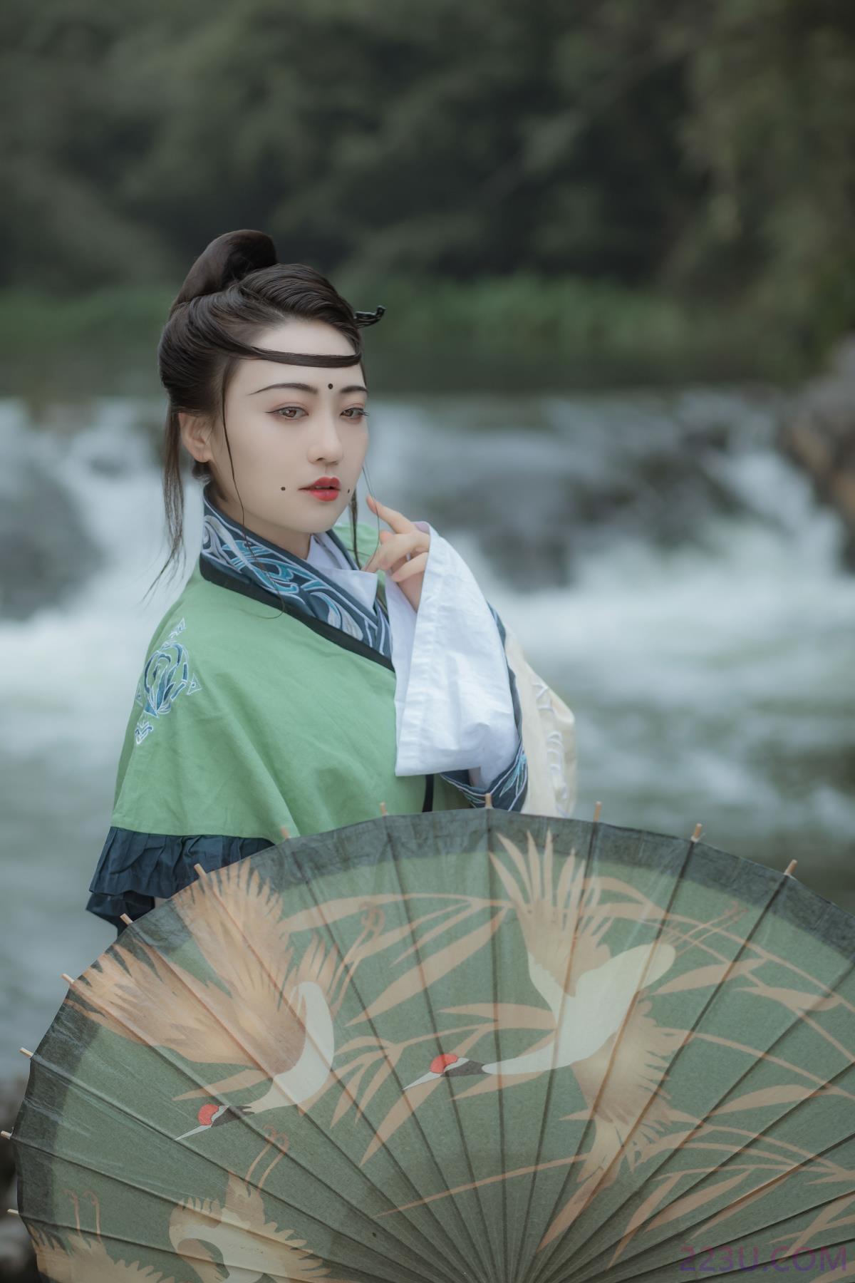 青鸟 – 20P – 摄影：花间 – 模特：悦烨未央 - 福利组