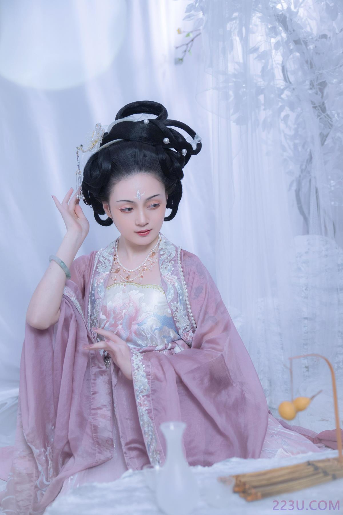 广寒谣 – 23P – 摄影：温言 – 模特：佚名 - 福利组