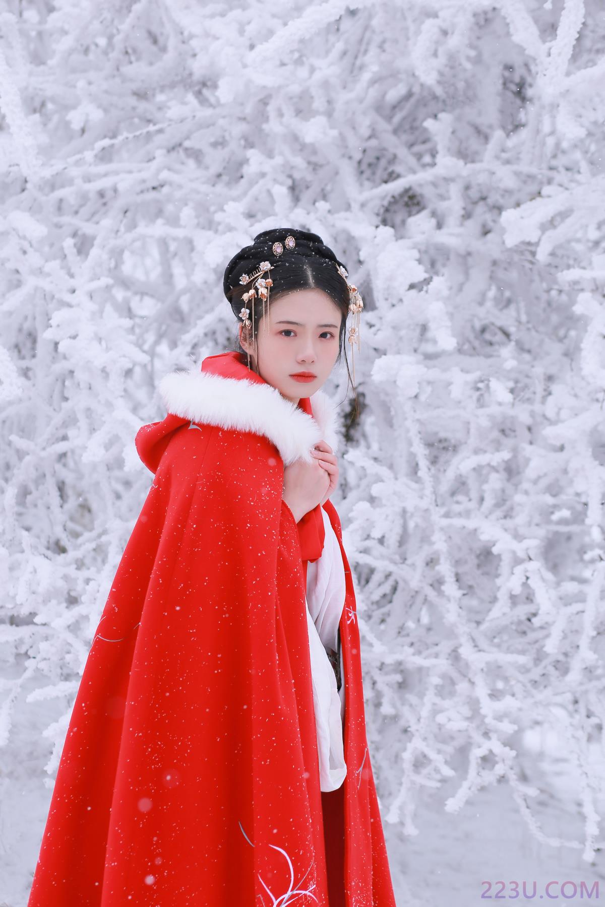 大雪 – 33P – 摄影：苏墨Taro – 模特：沂越 - 福利组