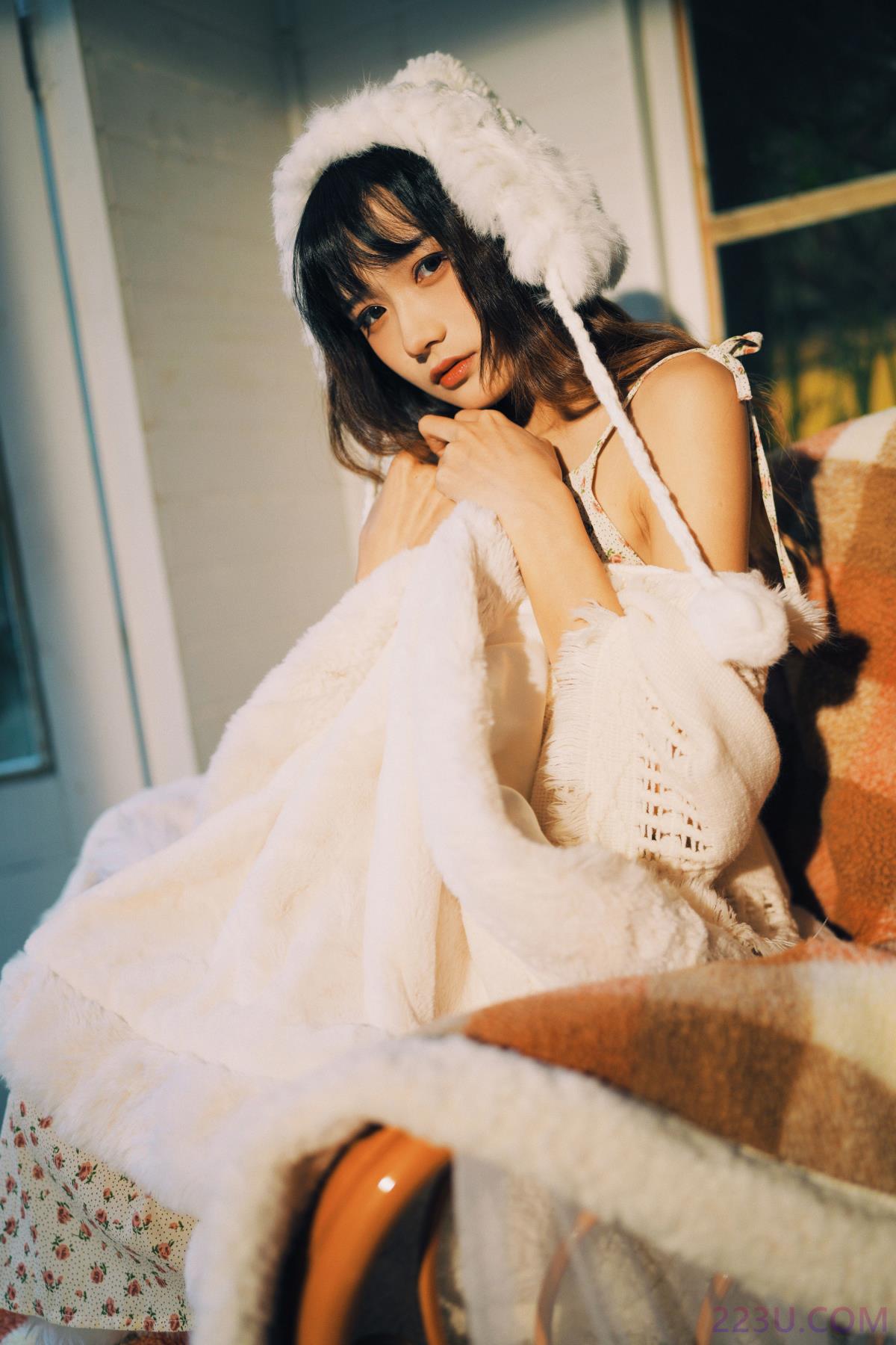 暖冬 – 24P – 摄影：雷斯写真集 – 模特：兔子Zzz不吃胡萝卜 - 福利组