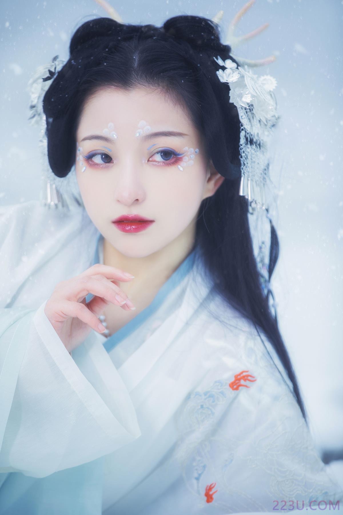 雪妖 – 20P – 摄影：薄荷白 – 模特：猪系少女日 - 福利组