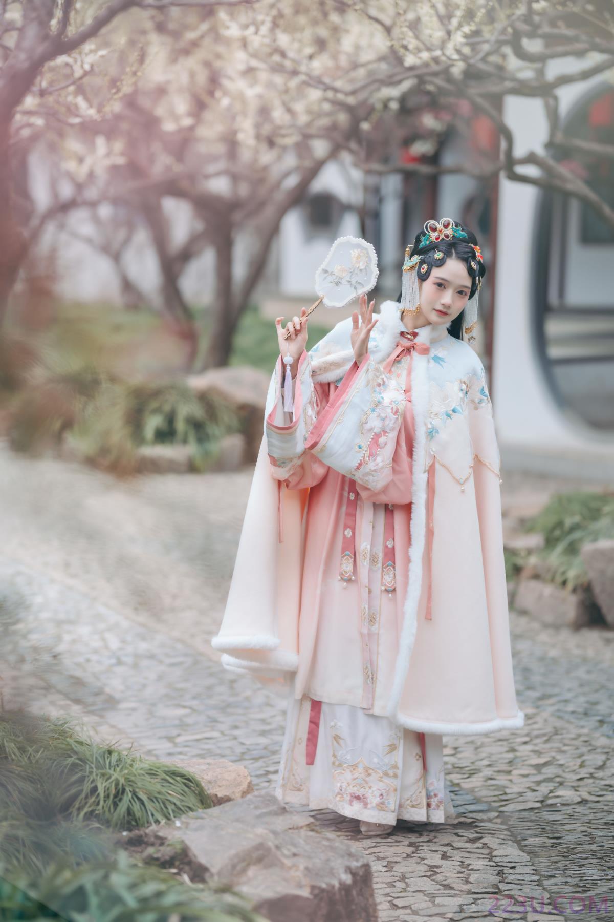 春来 · 二月梅 – 21P – 摄影：雷斯写真集 – 模特：兔子Zzz不吃胡萝卜 - 福利组