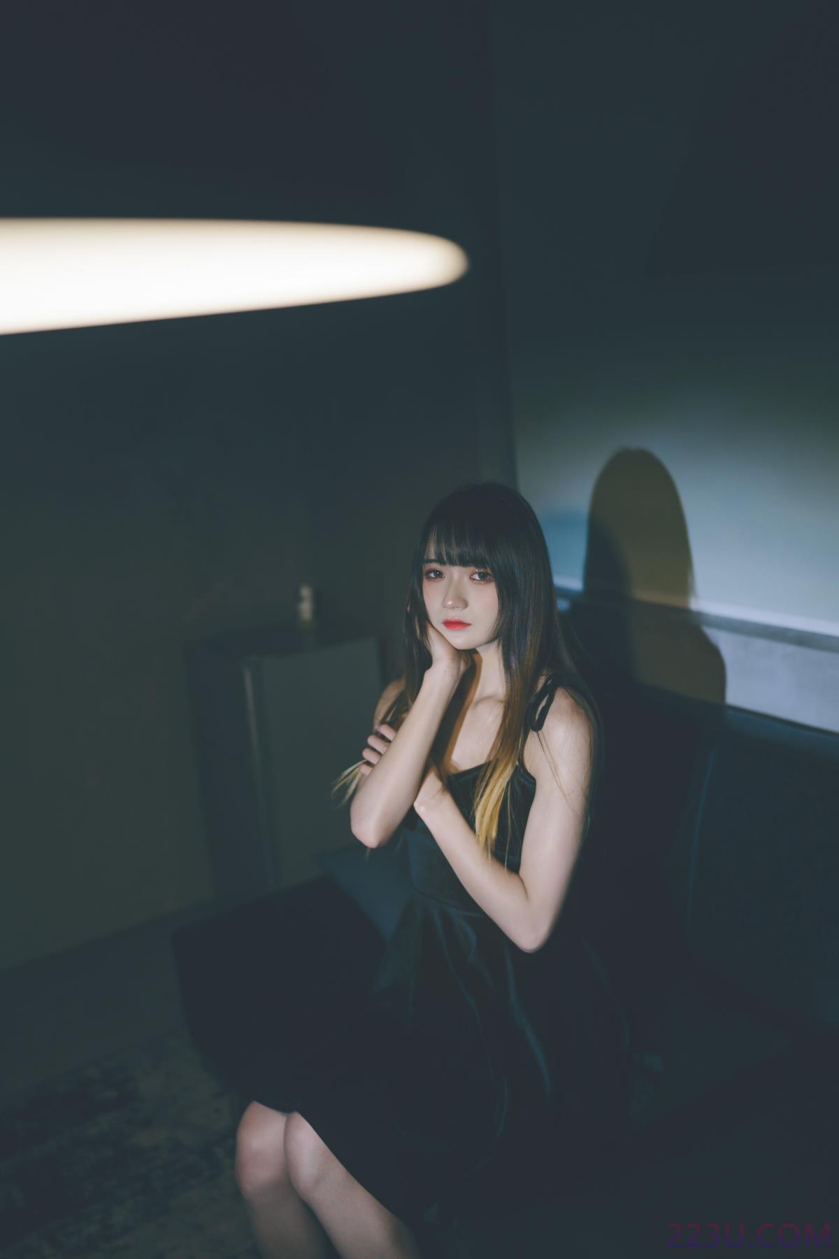 煎熬 – 21P – 摄影：雷斯写真集 – 模特：兔子Zzz不吃胡萝卜 - 福利组