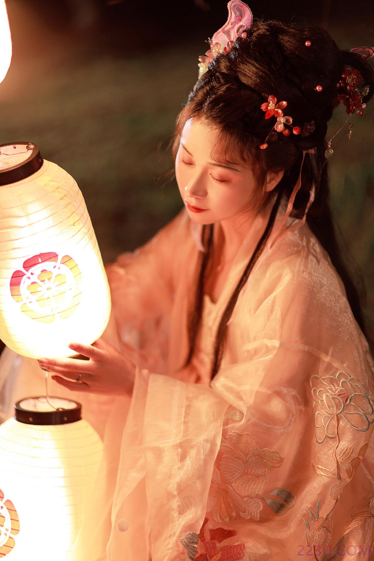 游园惊梦 – 30P – 摄影：笑格格 – 模特：笑格格 - 福利组