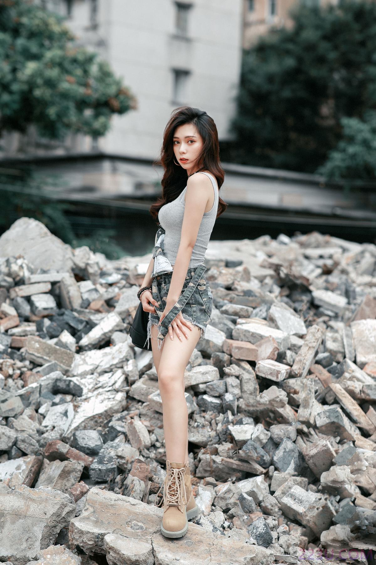 废墟女孩 – 23P – 摄影：双子恒画摄影 – 模特：七七 - 福利组